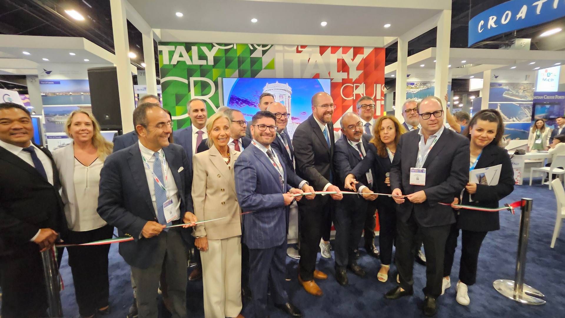 Stand E2809Ccruise Italye2809D Inaugurat