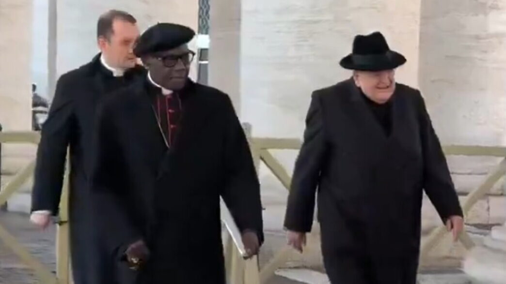 Tensioni In Vaticano Al Termin