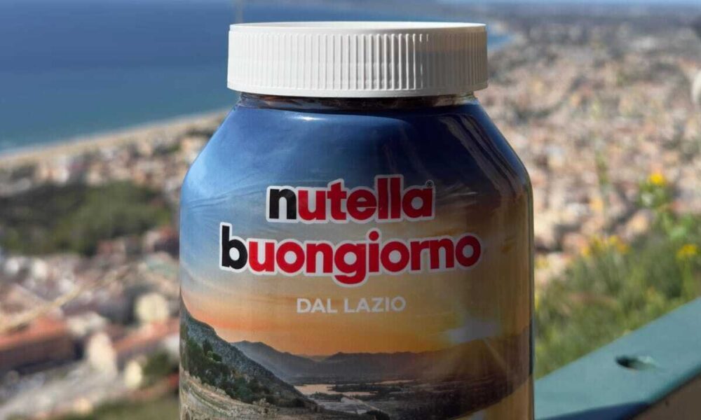 Terracina Illumina La Nuova Ca