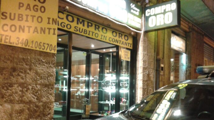 Titolare Di Compro Oro A Genov