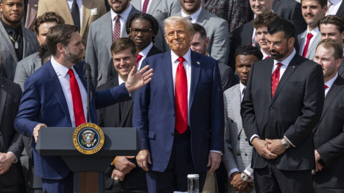Trump Suggerisce Un Possibile