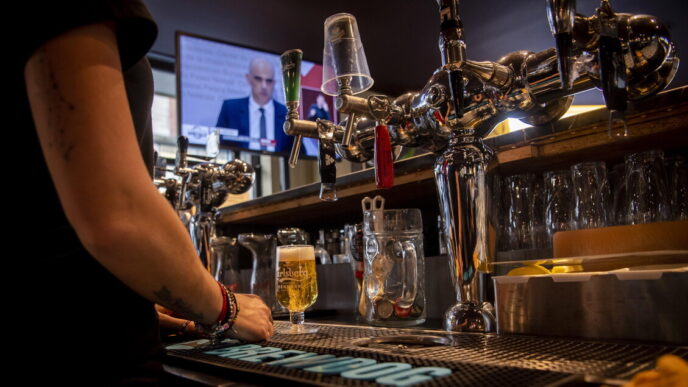 Un Bar A Fontanelle Fa Pagare