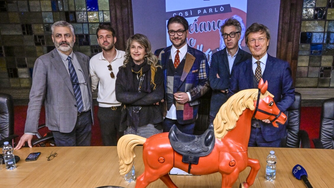 Un Omaggio A Luciano De Cresce