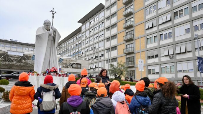 Visita A Sorpresa Di Papa Fran