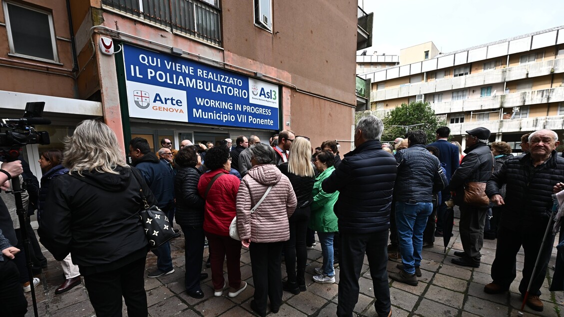 A Genova Prc3A0 Apre Il Poliambul