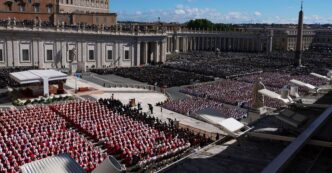 A Roma Le28099Ultimo Saluto A Papa