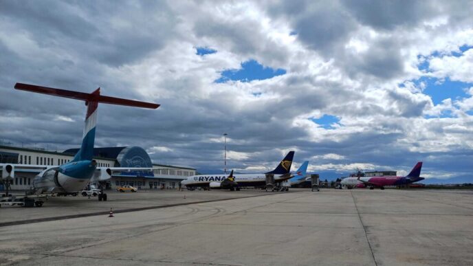 Aeroporto De28099Abruzzo2C Boom Di P