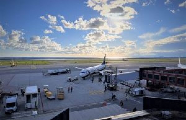 Alle28099Aeroporto Di Genova Ripart