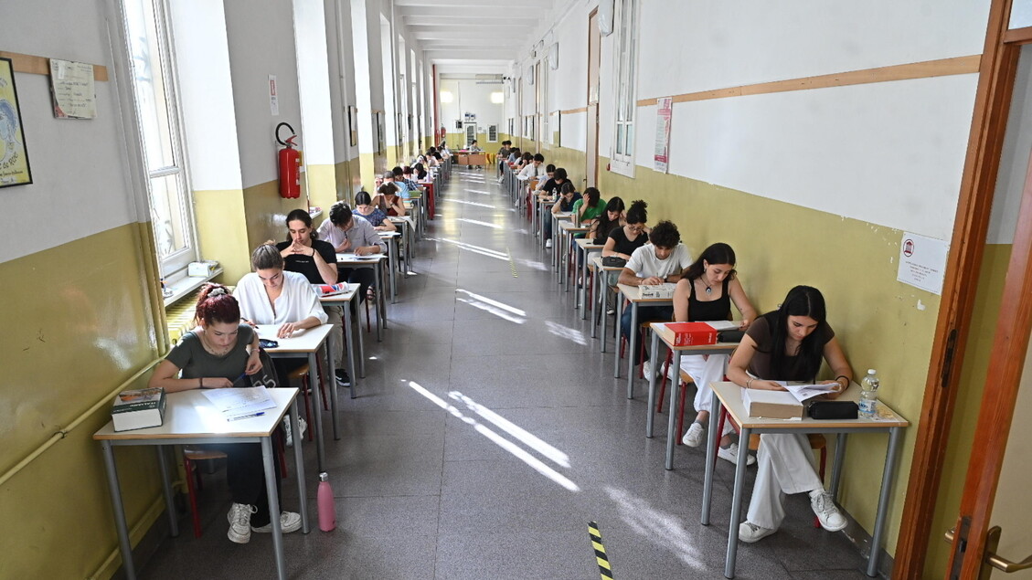 Quando Iniziano Gli Esami Di Maturità 2025 esami di maturità: chiarimenti del ministero riguardo all'ammissione e