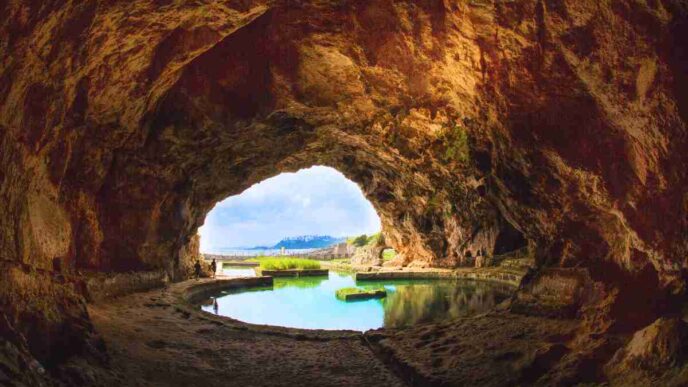 Villa E Grotte Di Tiberio A Sperlonga