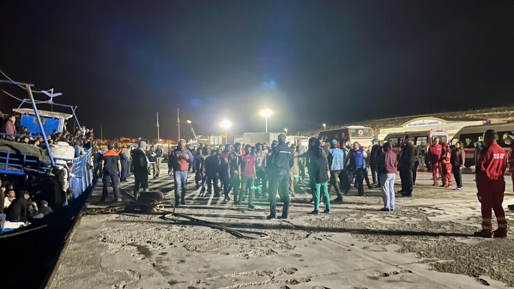 670 Migranti Sbarcati A Lamped