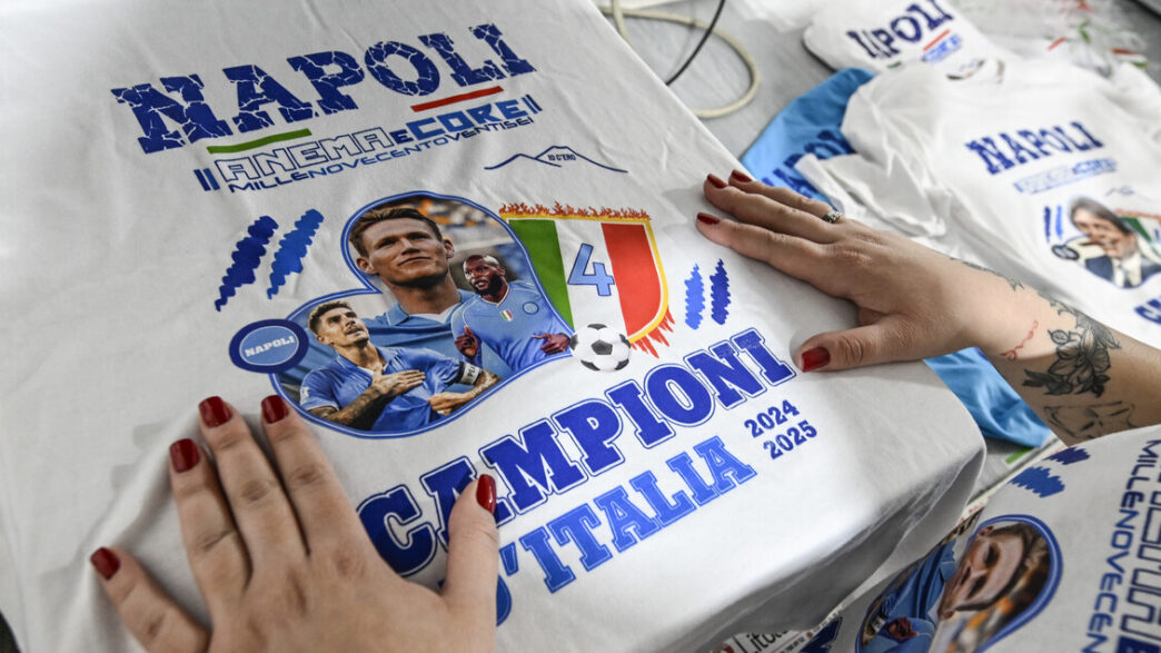 A Napoli Nascono Le Magliette
