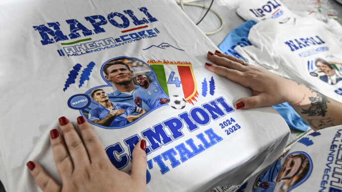 A Napoli Nascono Le Magliette