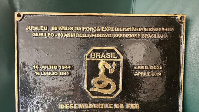 A Napoli Una Targa Celebra Le28099A