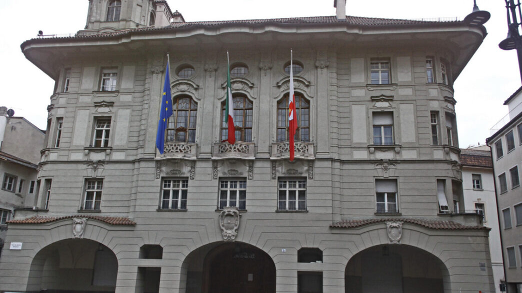 A Bolzano Boom Di Consiglieri