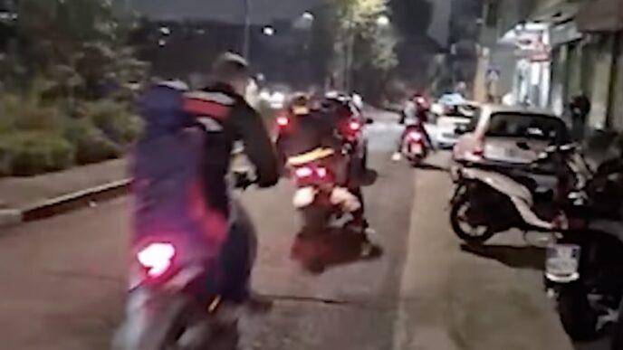 A Napoli Cresce La Violenza Ar