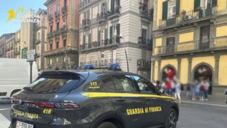 A Napoli Sequestrati Mille Art