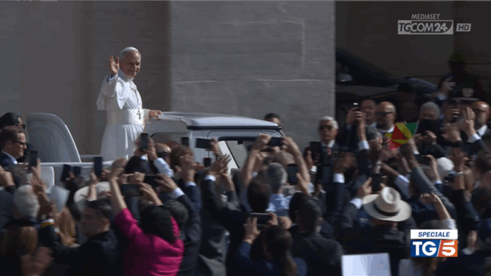A Piazza San Pietro Il Primo G