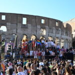 A Roma Torna L’onda Arcobaleno Con Il Pride 2025 Sotto Lo Slogan “Fuori Legge”