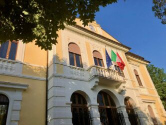 Acciano Riapre Il Palazzo Muni
