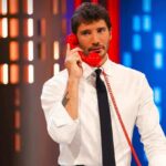 Affari Tuoi Con Stefano De Martino: Rilancio, Critiche Sulle Vincite E Il Ruolo Dei Pacchisti Nel Programma