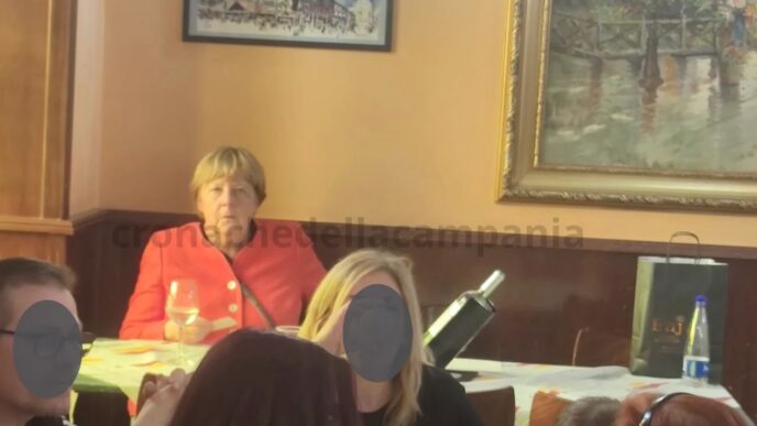 Angela Merkel Arriva A Napoli