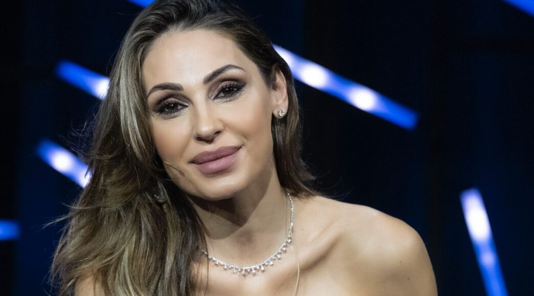 Anna Tatangelo Racconta La Vit