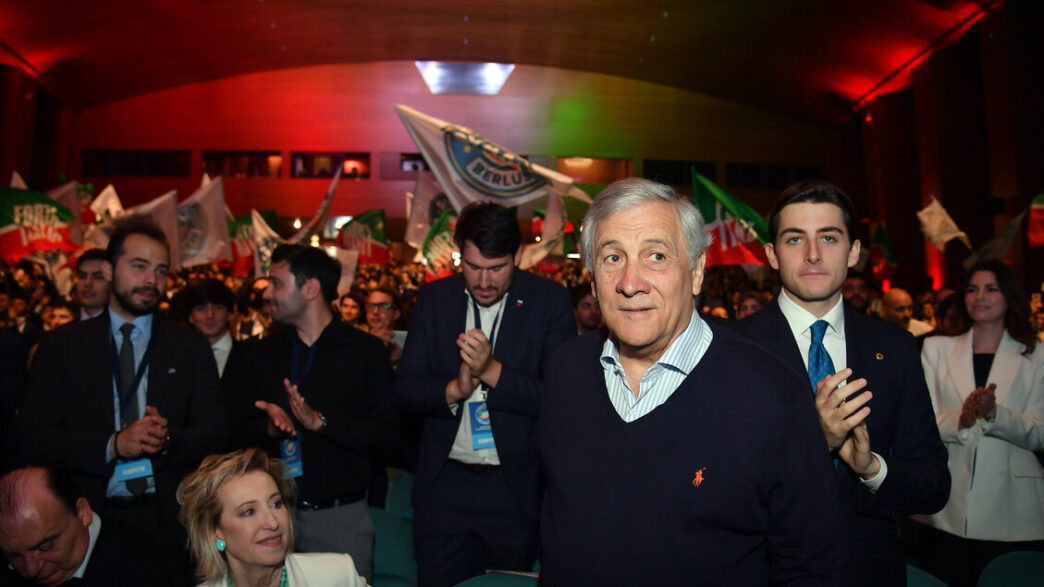 Antonio Tajani Critica I Toni