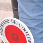 Arrestati Due Presunti Scafisti Egiziani Sulla Nave Ocean Viking Al Porto Di Ancona Con 276 Migranti