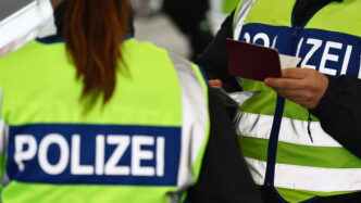 Arrestati Quattro Leader Delle28099