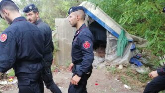 Arrestato A Carate Brianza Le28099U