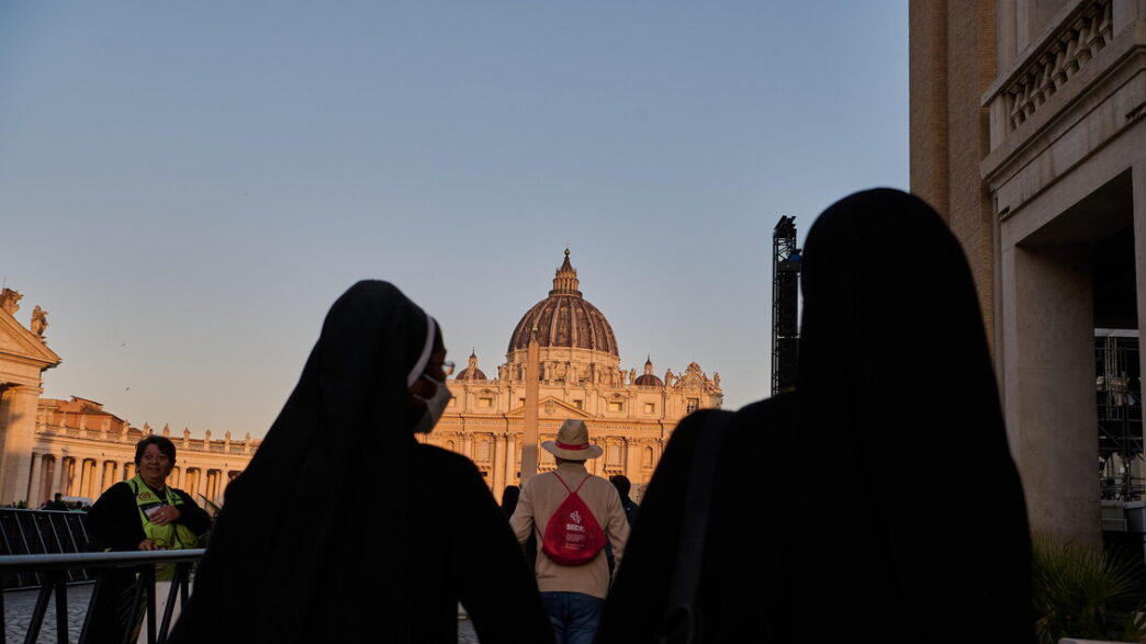 Attesa Per La Messa Di Insedia