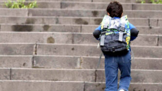 Bimbo Autistico Lasciato Sporc