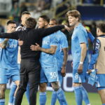 Boom Di Tifosi Alla Caccia Del Biglietto Per La Finale Del Campionato Al Maradona Contro Il Cagliari