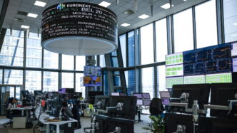 Borse Europee Contrastate Con
