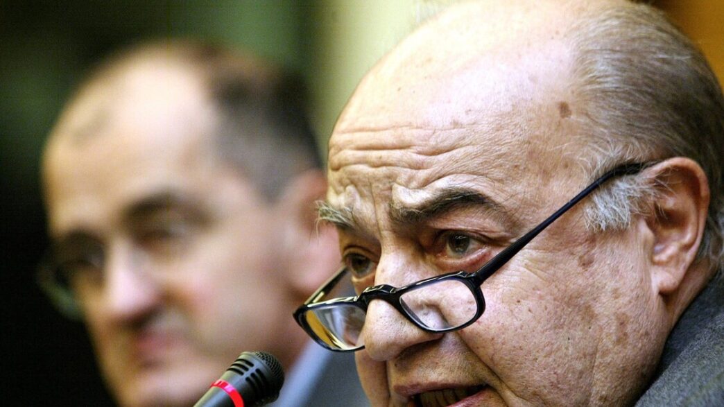 C3A8 Morto Lucio Manisco2C Storico
