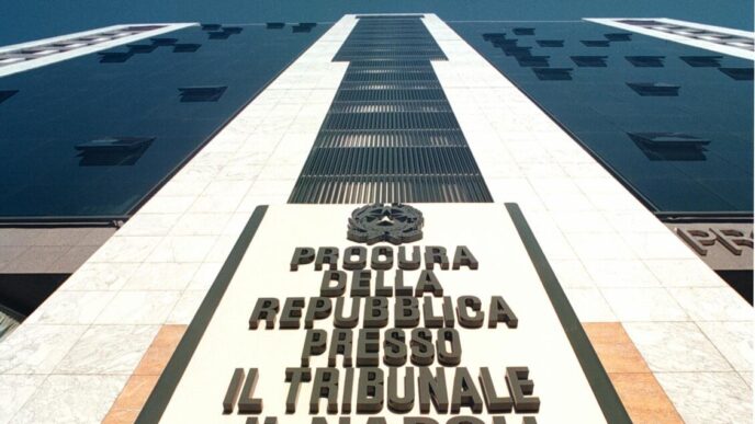 Carabinieri Arrestano 21 Perso
