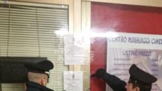 Carabinieri Chiudono Centro Ma