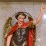 Cervere Celebra San Michele Arcangelo Con Processione Solenne E Rituali Religiosi Nel Centro Storico