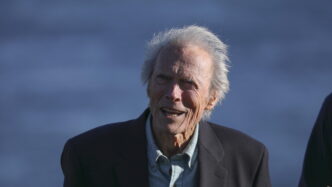 Clint Eastwood Critica Le28099Indus
