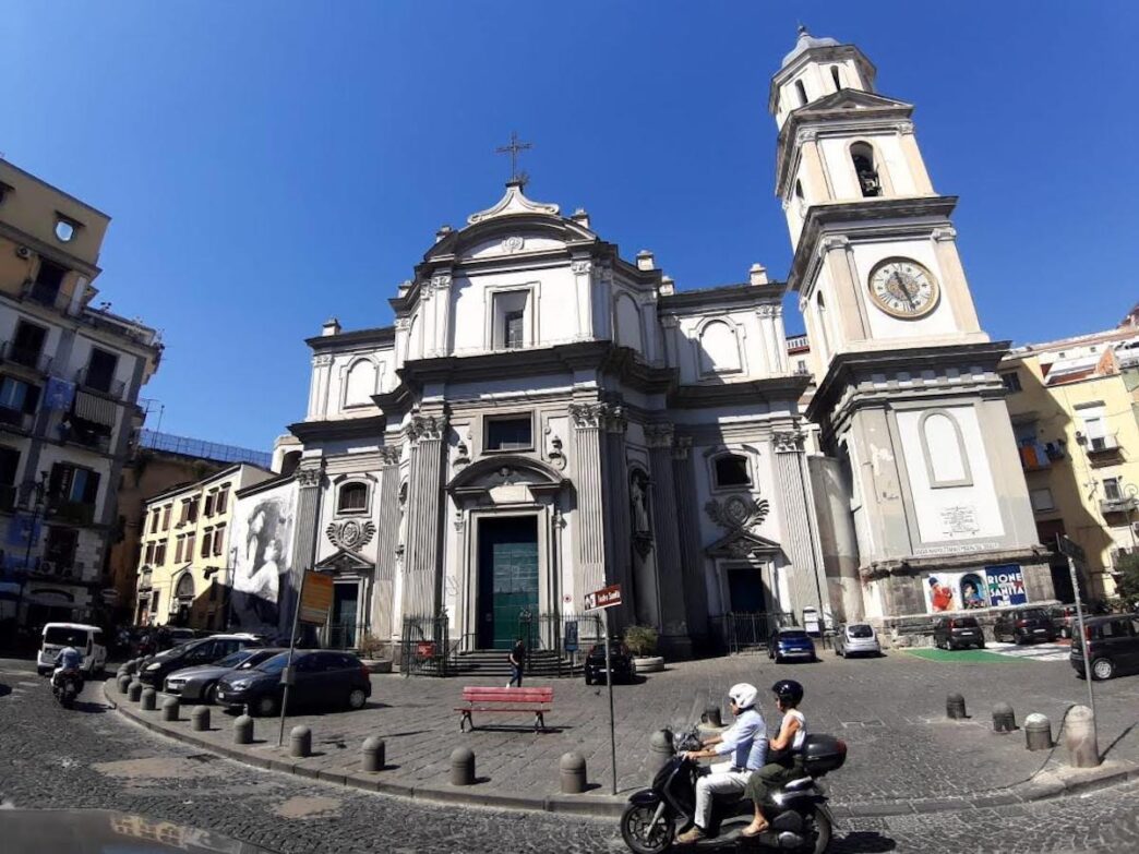 Colpi Di Pistola Contro Due Au