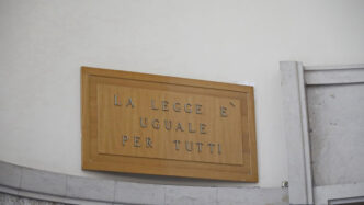 Confronto In Tribunale Tra Arn