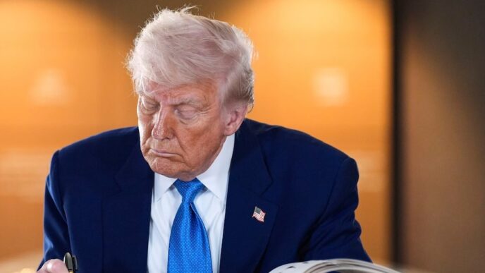 Donald Trump Licenzia Quasi 60