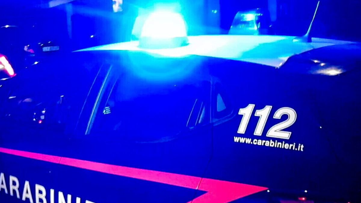 Donna Minaccia E Ferisce Un Uo