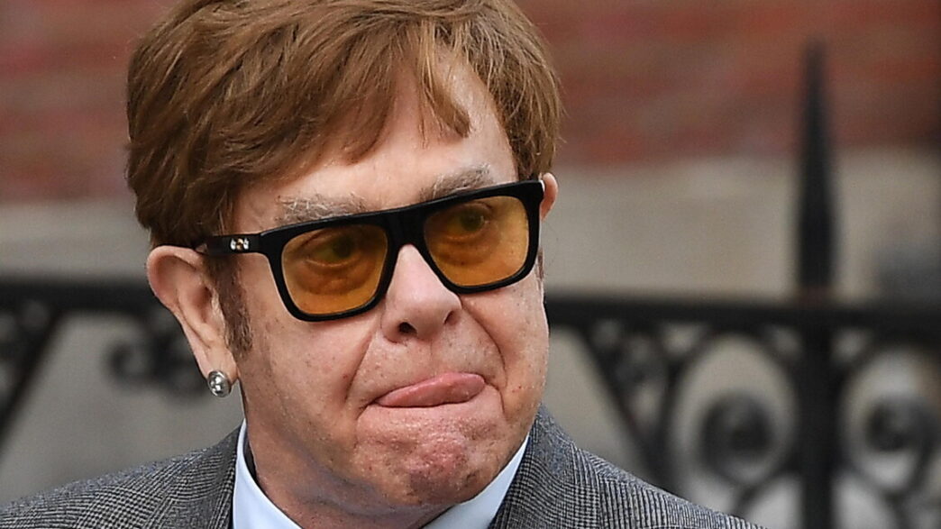Elton John Critica Il Governo