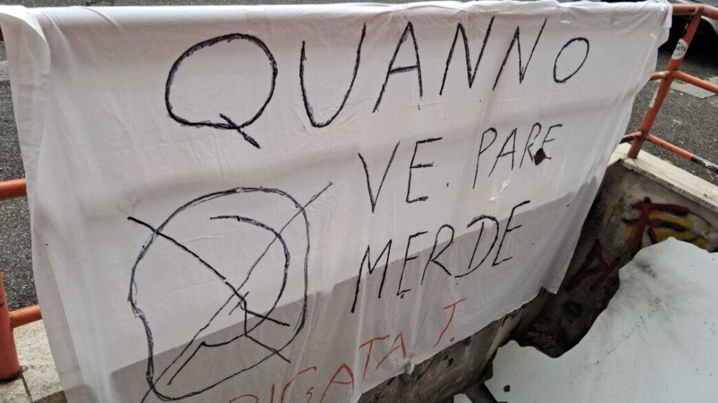Esplosione E Danni Alla Porta