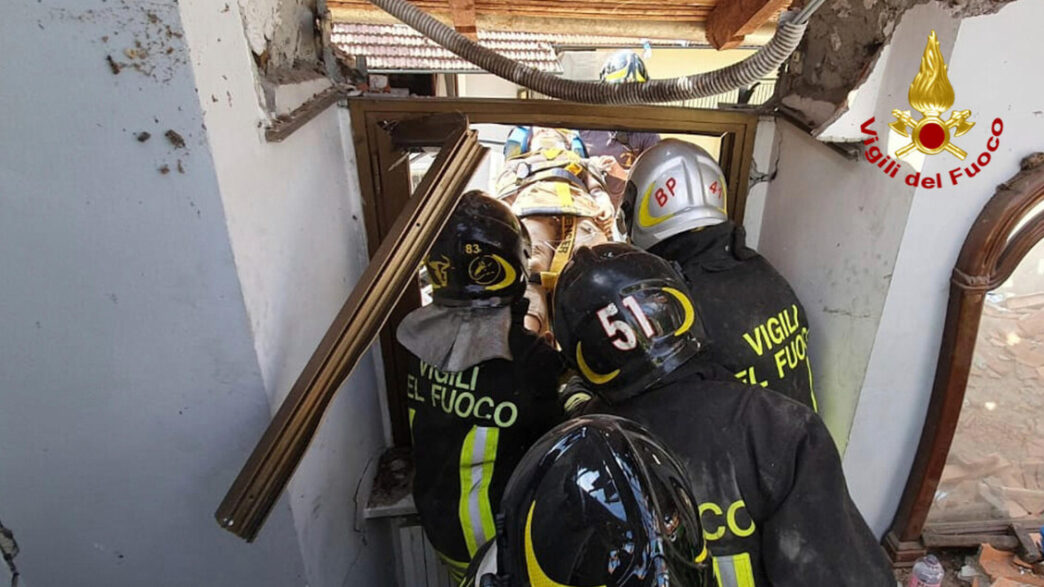 Esplosione In Una Palazzina Pe