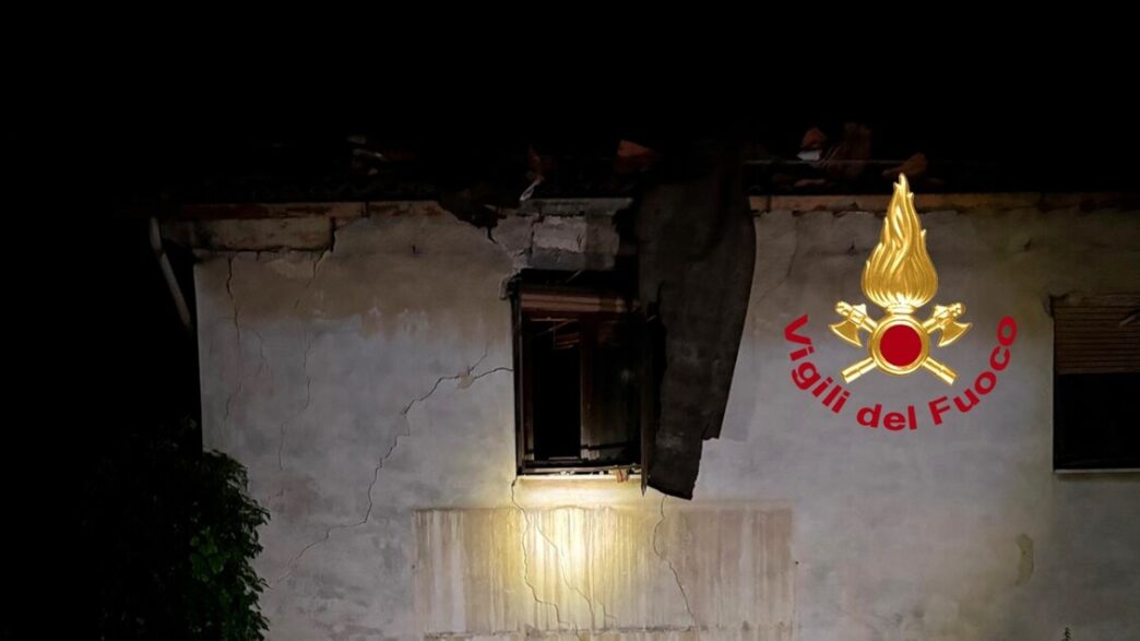 Esplosione Nella Notte In Casa