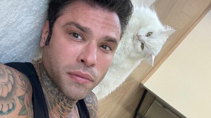 Fedez Infiamma Il Palco Di Mil