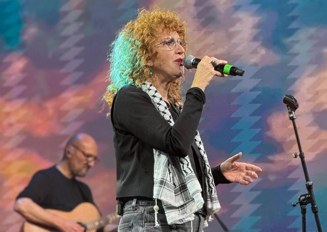 Fiorella Mannoia Denuncia La C